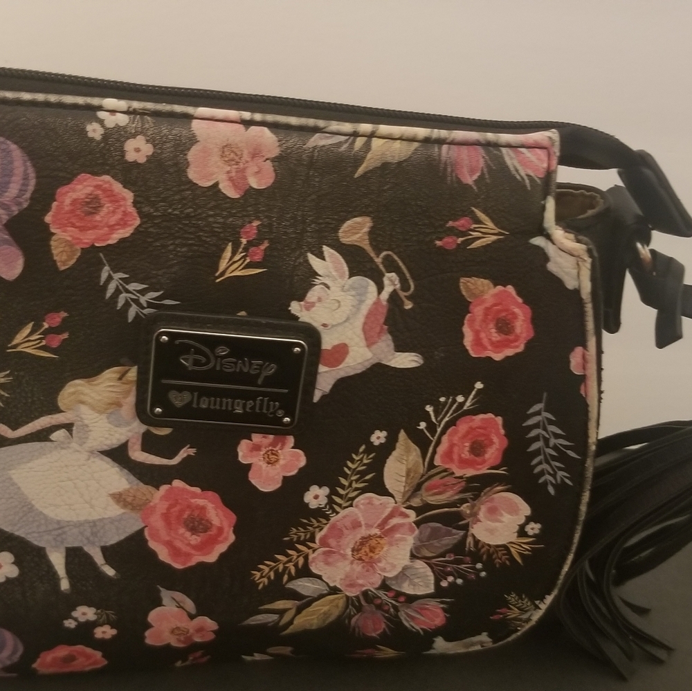 FINAL PRICE Loungefly Disney Alice in Wonderland bag - Picture 12 of 15